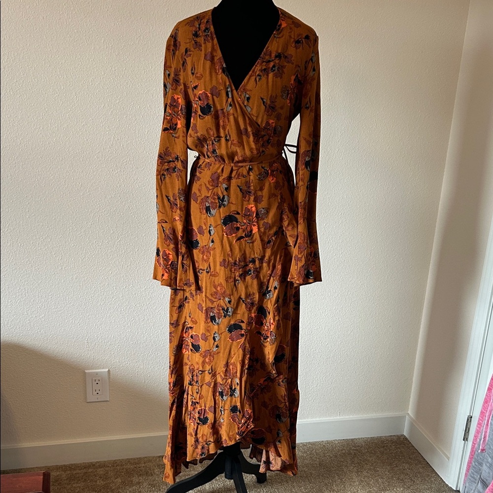 Leith Mustard and Black Floral Long Sleeve Dress